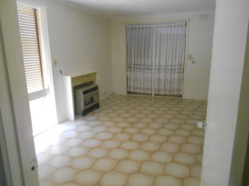 18 TOORADIN AVENUE, Dallas VIC 3047