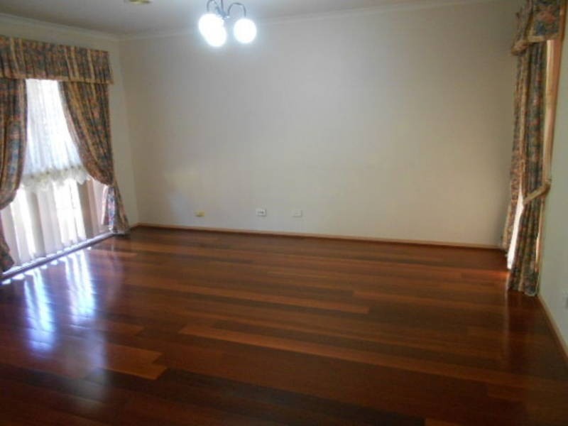 26 ORION WAY, Roxburgh Park VIC 3064