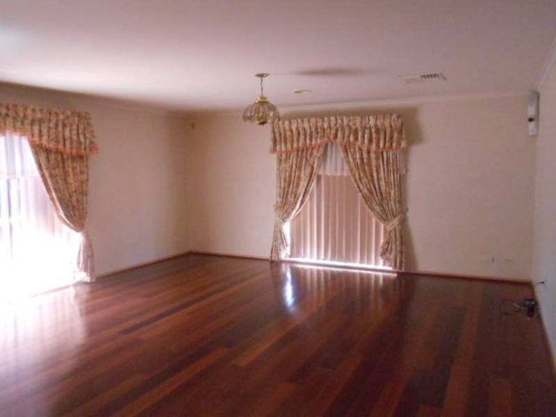 26 ORION WAY, Roxburgh Park VIC 3064