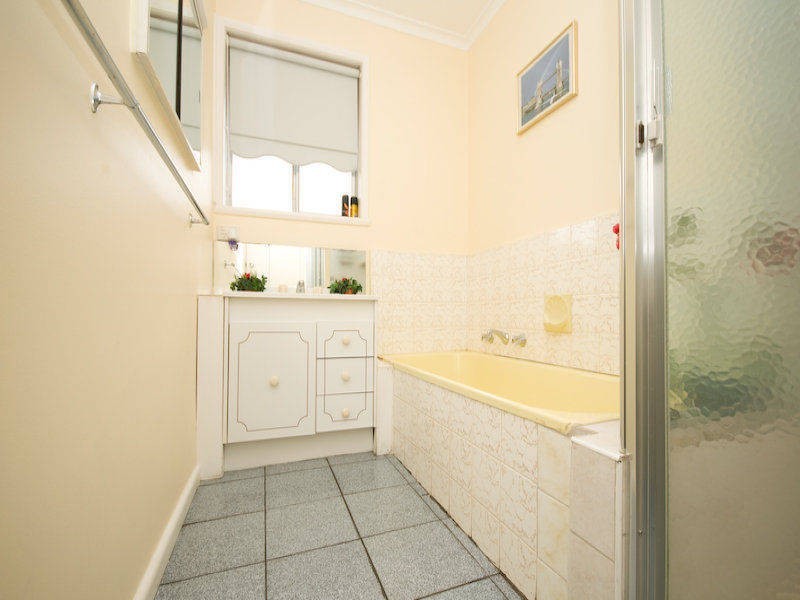 16 BLACKWOOD CRESCENT, Campbellfield VIC 3061