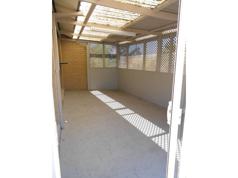 10 LUBECK COURT, Meadow Heights VIC 3048