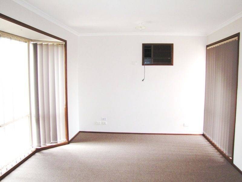 32 Magnolia Blvd, Meadow Heights VIC 3048