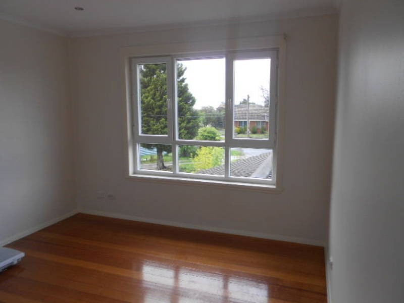 31 Rosedale Crescent, Dallas VIC 3047