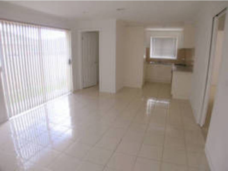 24/4 Melaleuca  Drive, Meadow Heights VIC 3048