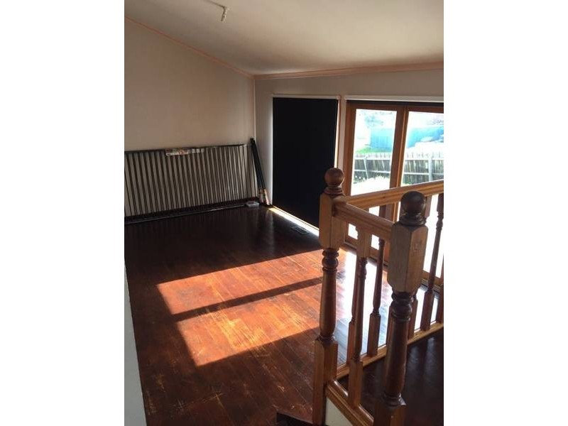 35 Bicentennial Crescent, Meadow Heights VIC 3048