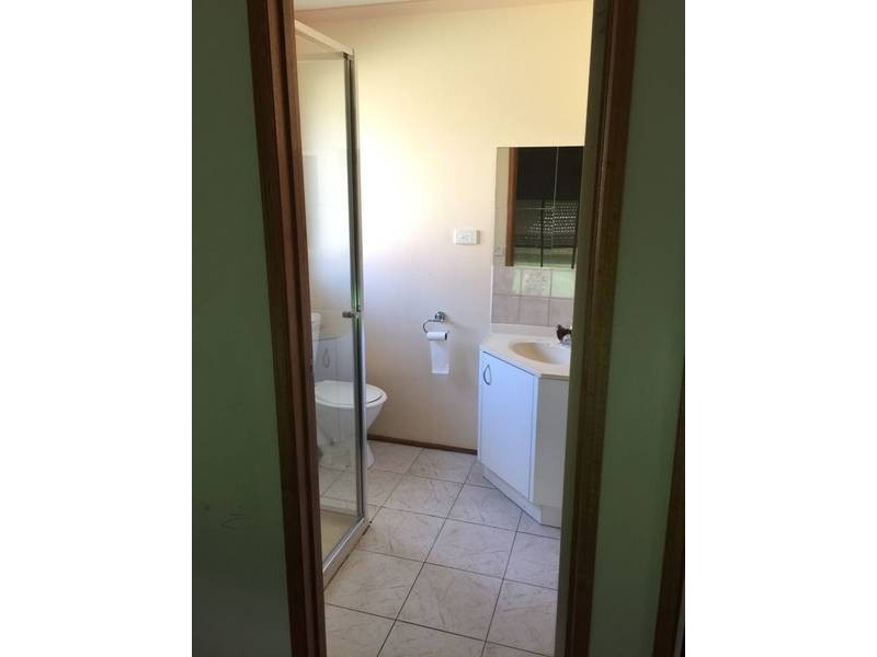 35 Bicentennial Crescent, Meadow Heights VIC 3048