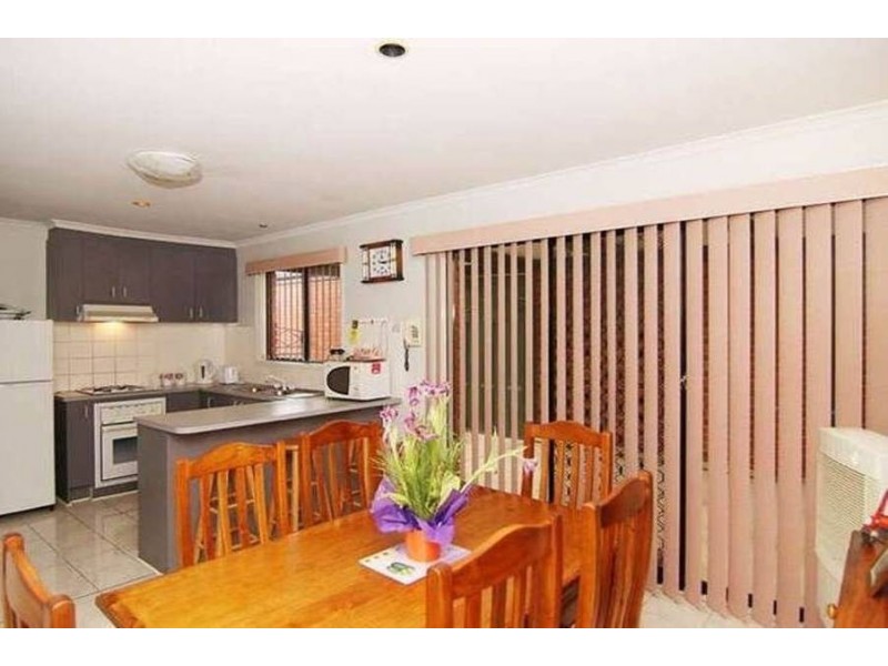 6  DOZEY COURT, Roxburgh Park VIC 3064