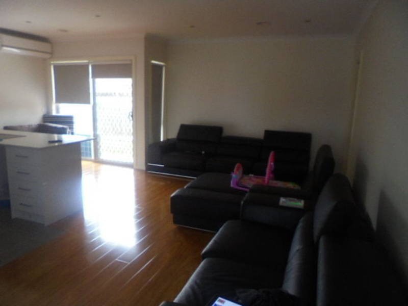 2/2 MUNRO COURT, Meadow Heights VIC 3048