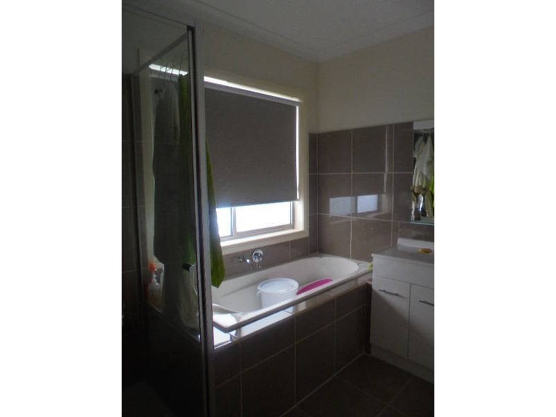 2/2 MUNRO COURT, Meadow Heights VIC 3048