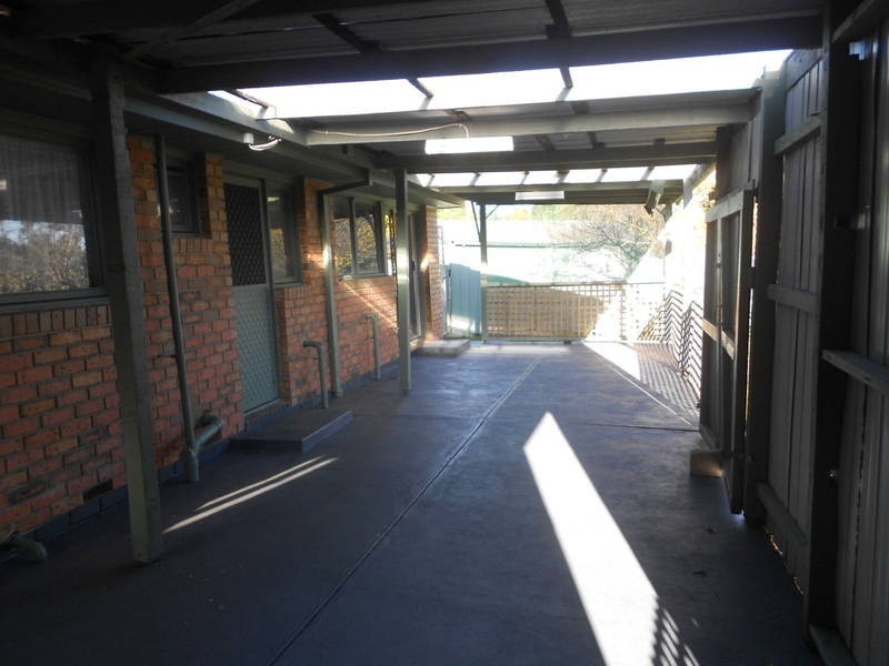 21 Castella Court, Meadow Heights VIC 3048