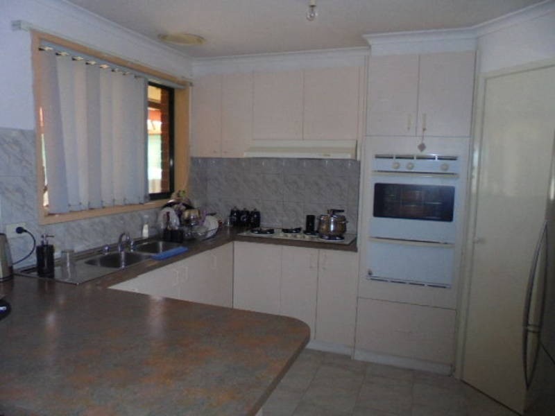 33 Bradman Drive, Meadow Heights VIC 3048