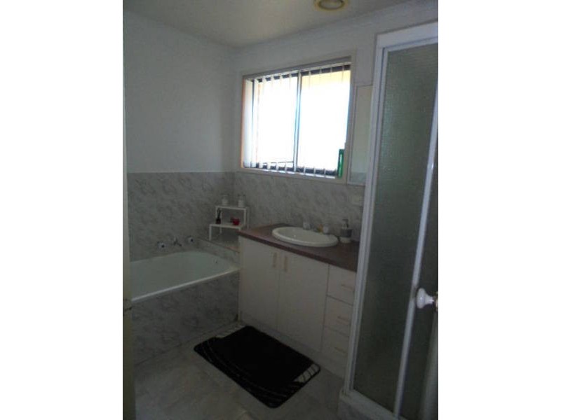 33 Bradman Drive, Meadow Heights VIC 3048