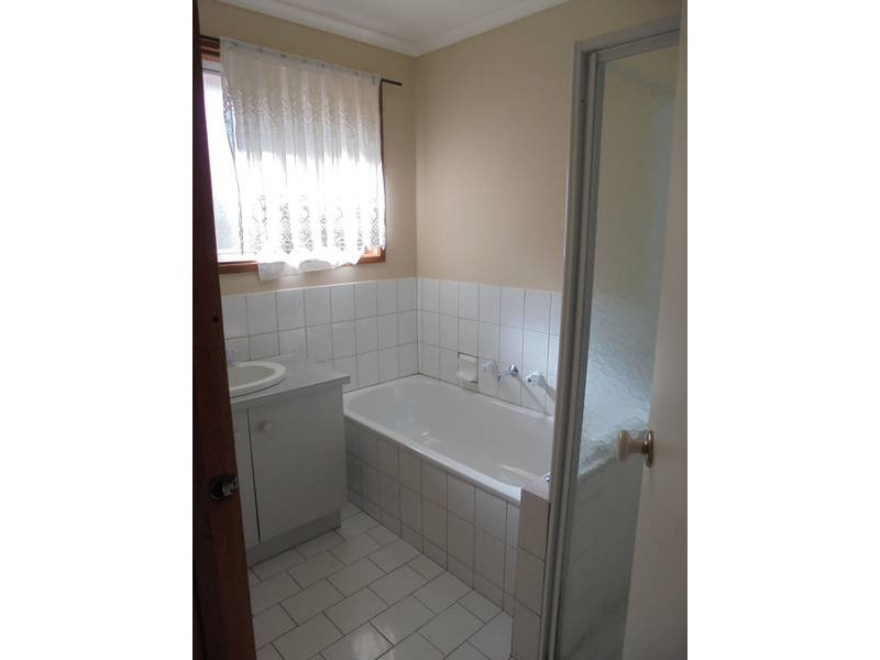 1/5 Paltara Crescent, Meadow Heights VIC 3048