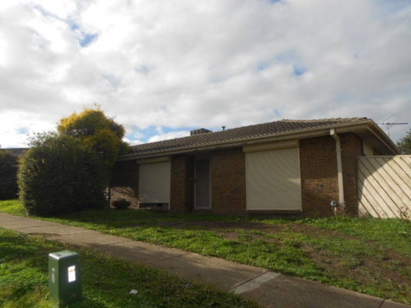 2 Rocklands Rise, Meadow Heights VIC 3048