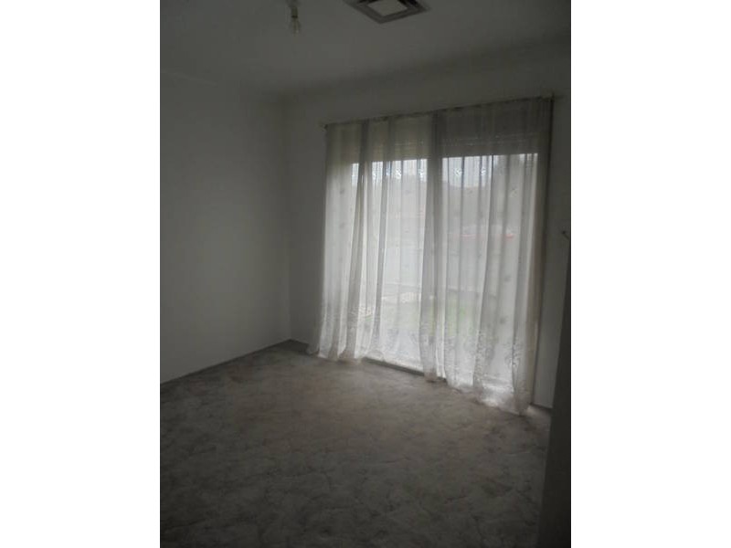 2 Rocklands Rise, Meadow Heights VIC 3048