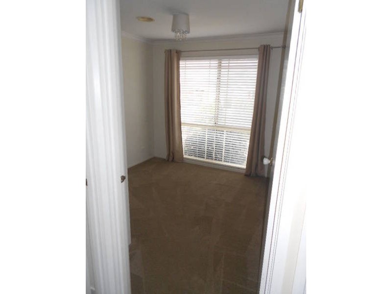 12 SERPENS COURT, Roxburgh Park VIC 3064