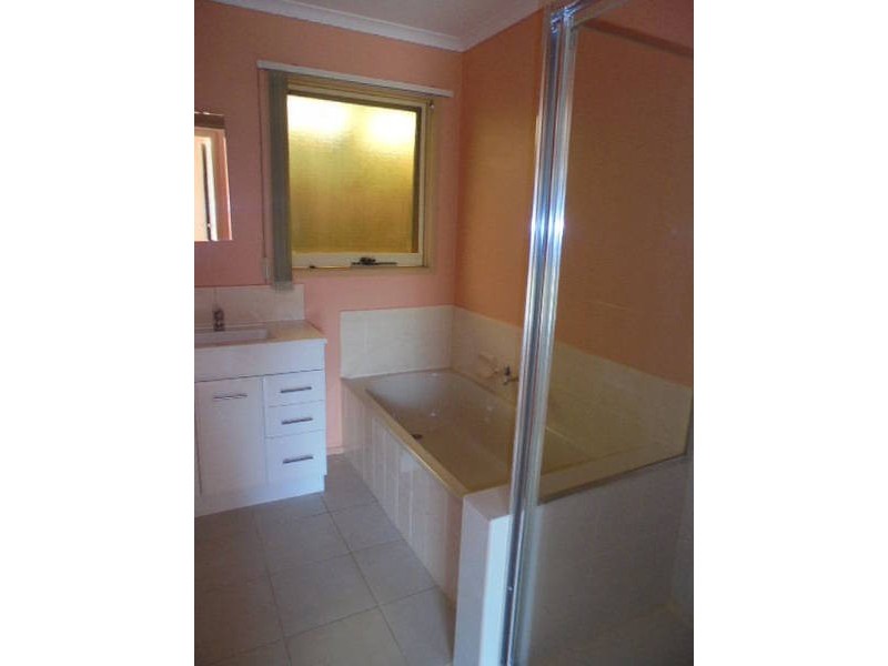 11 Rubus Court, Meadow Heights VIC 3048