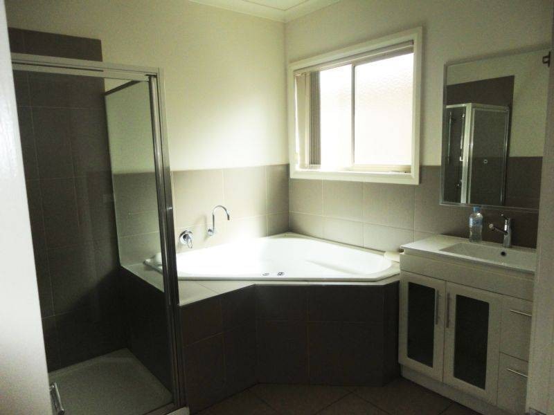 22 Brookvale Court, Roxburgh Park VIC 3064