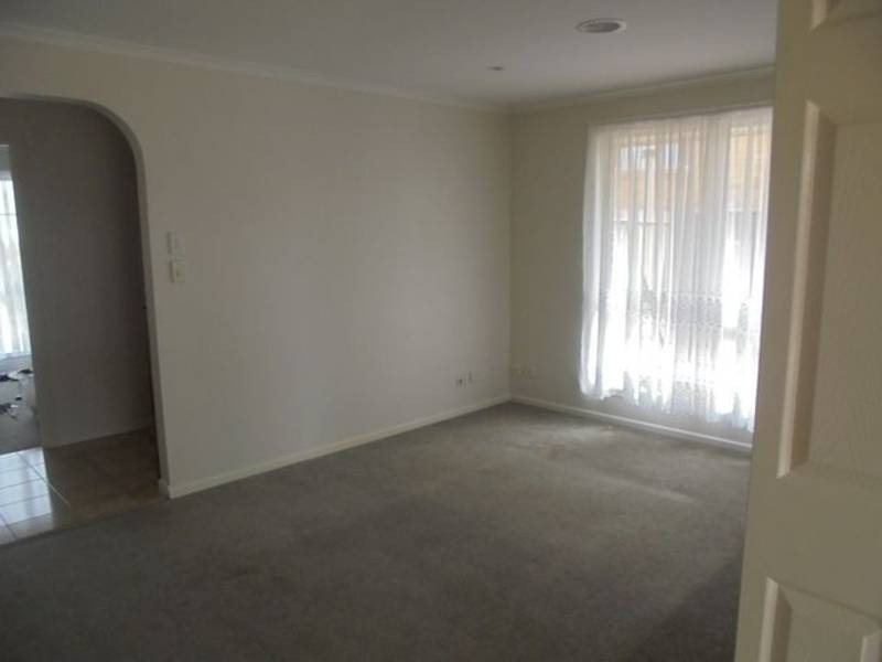 1/15 Karoonda Court, Meadow Heights VIC 3048