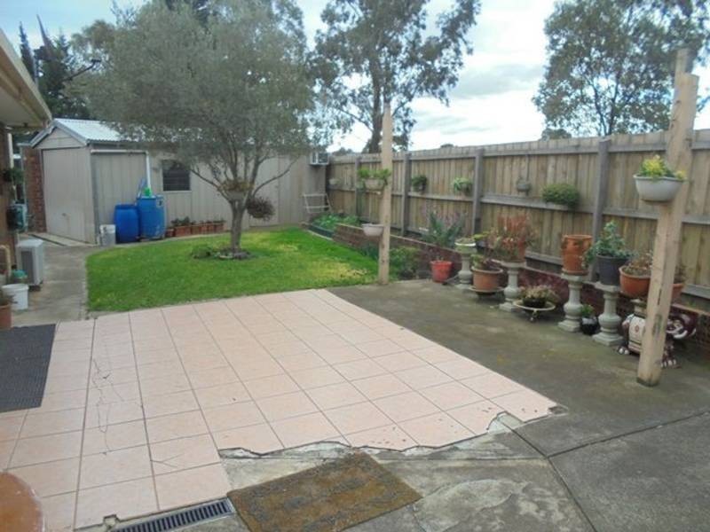 1/15 Karoonda Court, Meadow Heights VIC 3048