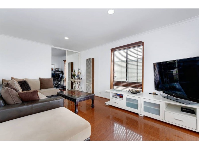 15 Eldorado Crescent, Meadow Heights VIC 3048