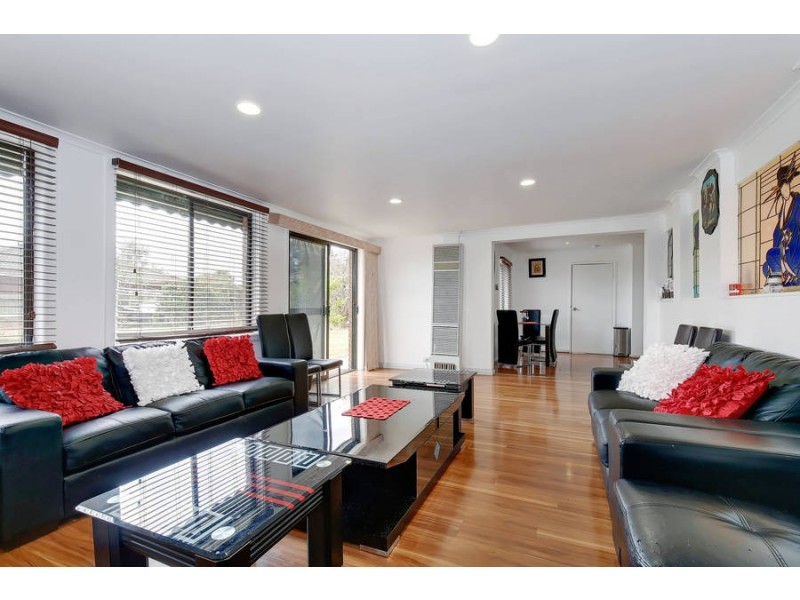 15 Eldorado Crescent, Meadow Heights VIC 3048