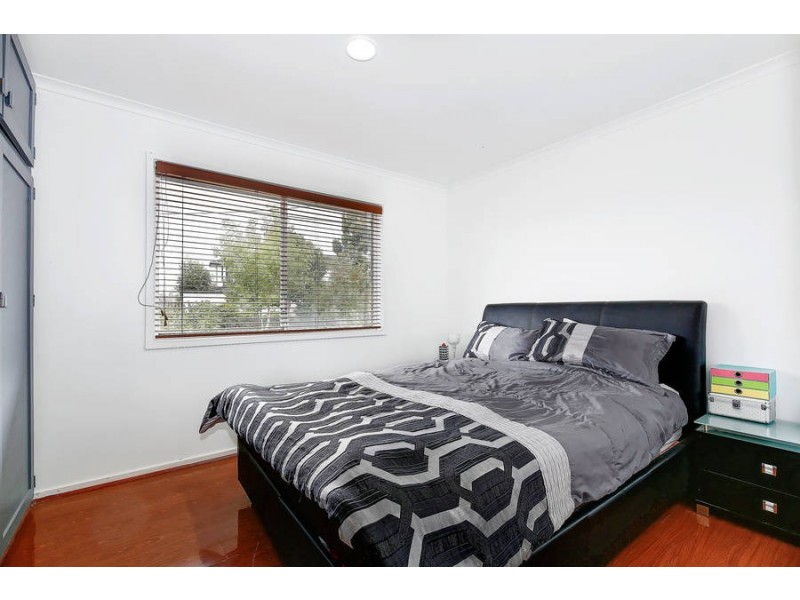 15 Eldorado Crescent, Meadow Heights VIC 3048