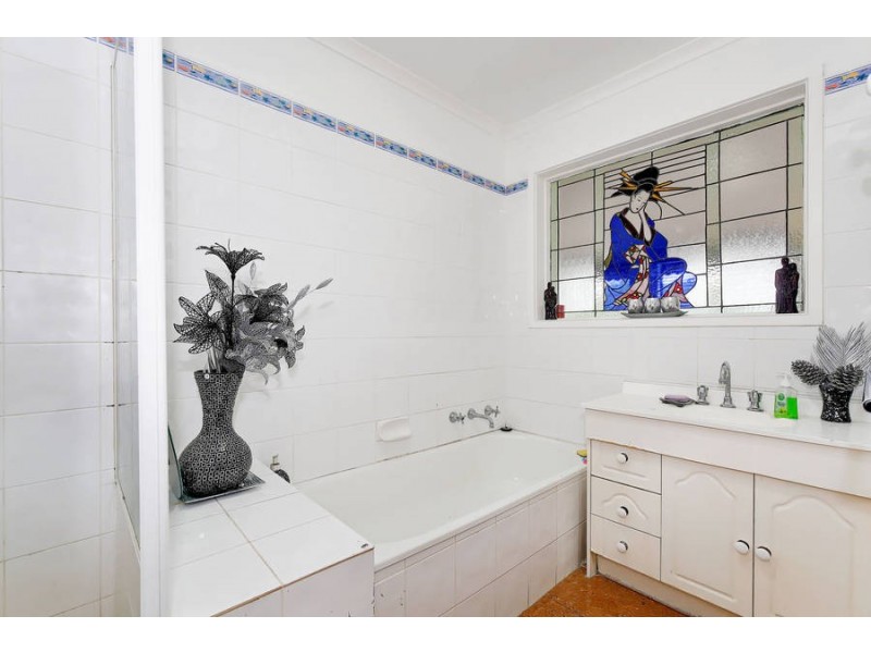 15 Eldorado Crescent, Meadow Heights VIC 3048