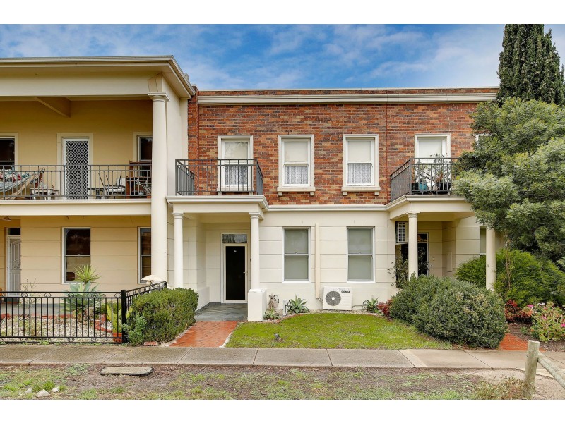 4 Richmond Terrace, Roxburgh Park VIC 3064