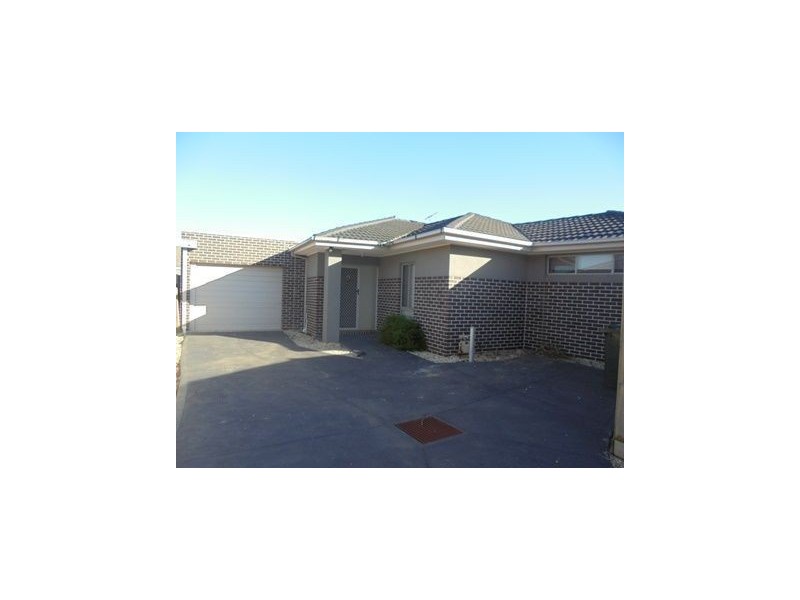 2/9 Pembroke Crescent, Craigieburn VIC 3064