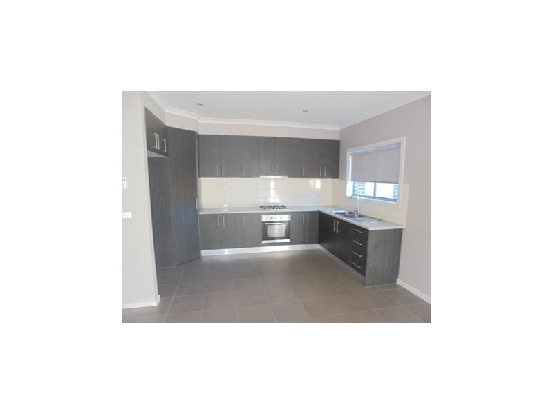 2/9 Pembroke Crescent, Craigieburn VIC 3064