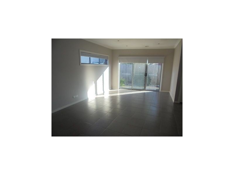 2/9 Pembroke Crescent, Craigieburn VIC 3064