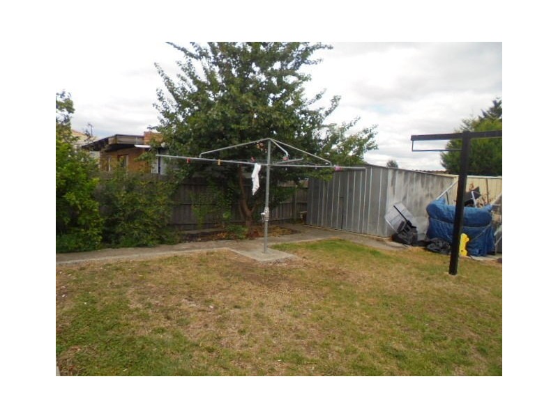 36 Bicentennial Crescent, Meadow Heights VIC 3048