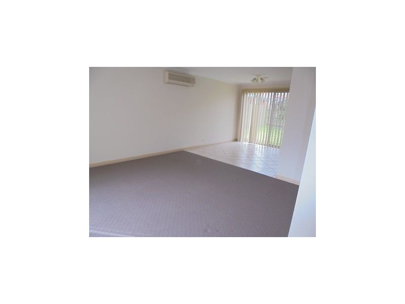 15/8 Knight Crescent, Roxburgh Park VIC 3064