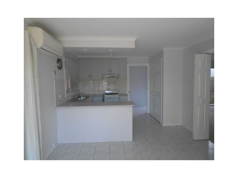 44 REARDEN CRESCENT, Roxburgh Park VIC 3064