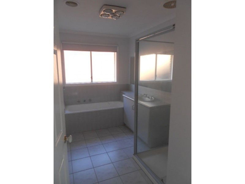 44 REARDEN CRESCENT, Roxburgh Park VIC 3064