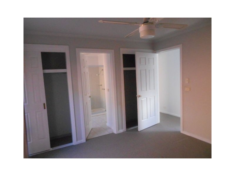 44 REARDEN CRESCENT, Roxburgh Park VIC 3064