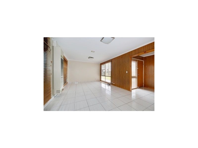 16 Canadian Court, Meadow Heights VIC 3048