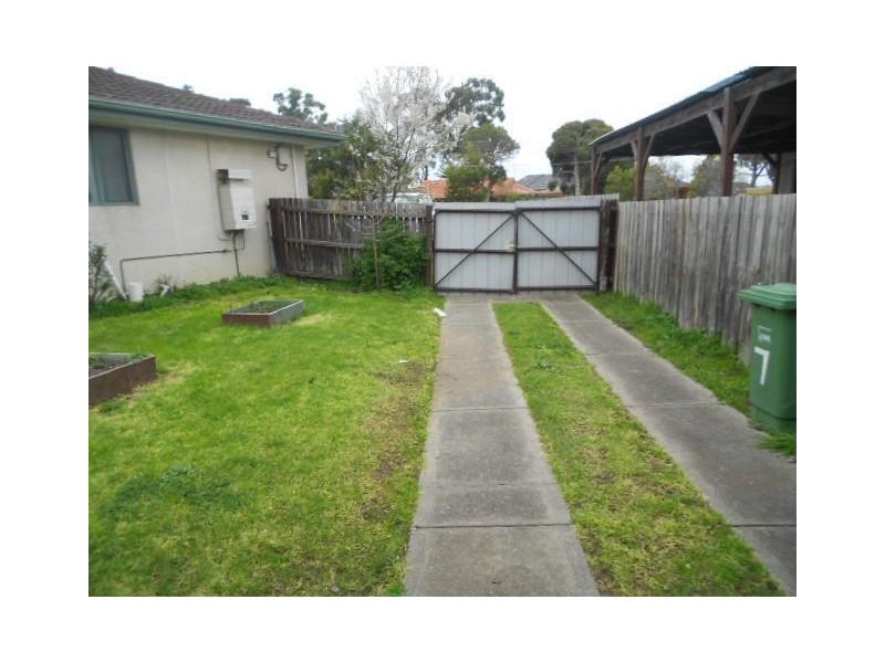 7 WERONA COURT, Meadow Heights VIC 3048