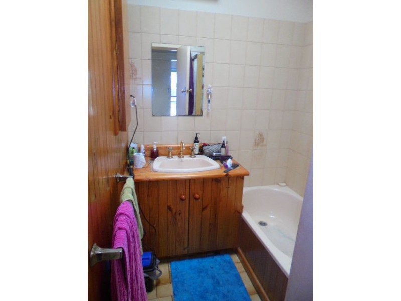 70 ISLA AVENUE, Glenroy VIC 3046