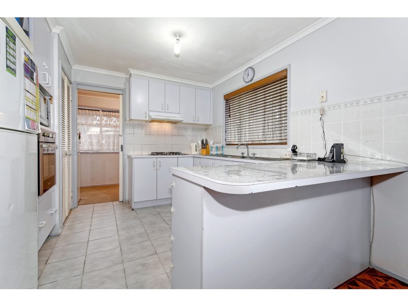 27 Fuschia Place, Meadow Heights VIC 3048