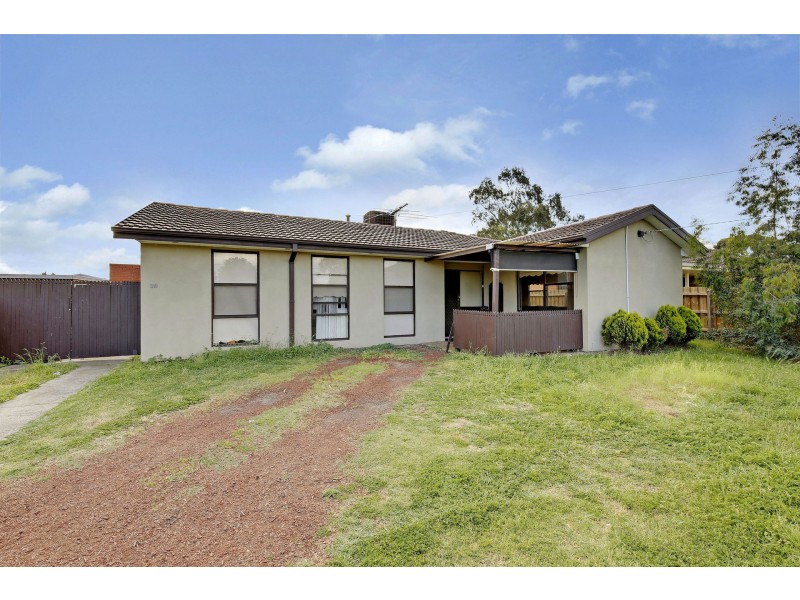 39 Malmsbury Drive, Meadow Heights VIC 3048