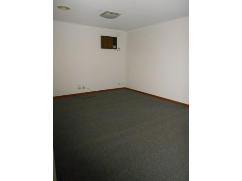 4 BENDOC COURT, Meadow Heights VIC 3048