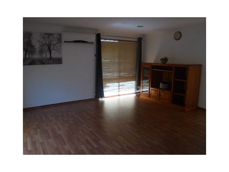 28 Gilmour Court, Meadow Heights VIC 3048