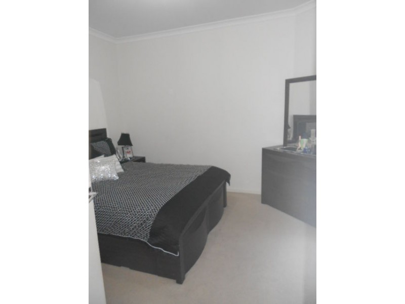 2/4 Huntly Court, Meadow Heights VIC 3048