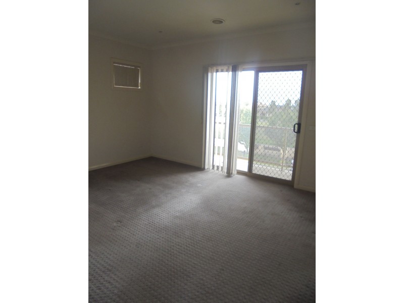 18 Brookvale Court, Roxburgh Park VIC 3064