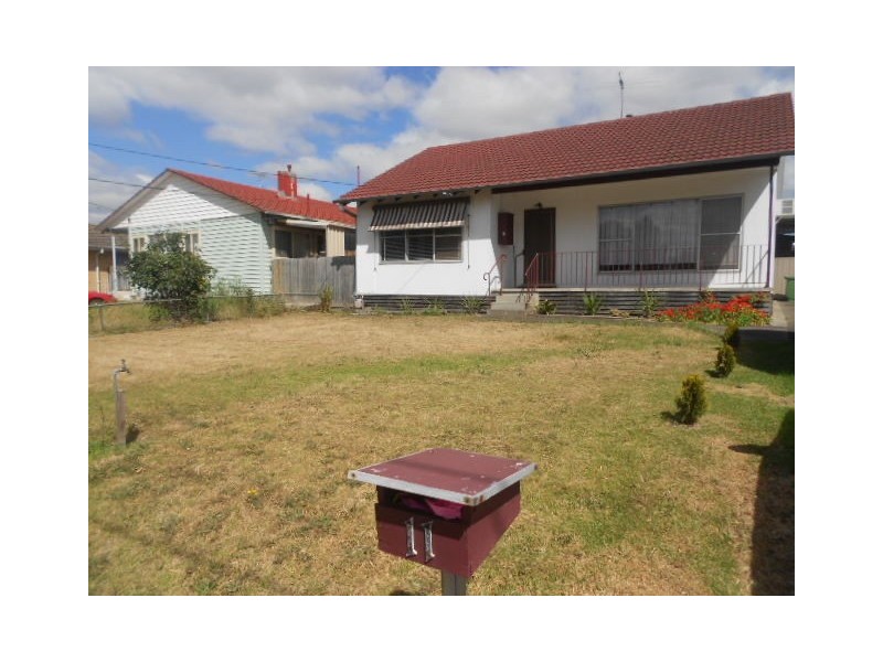 11 DROUIN STREET, Dallas VIC 3047