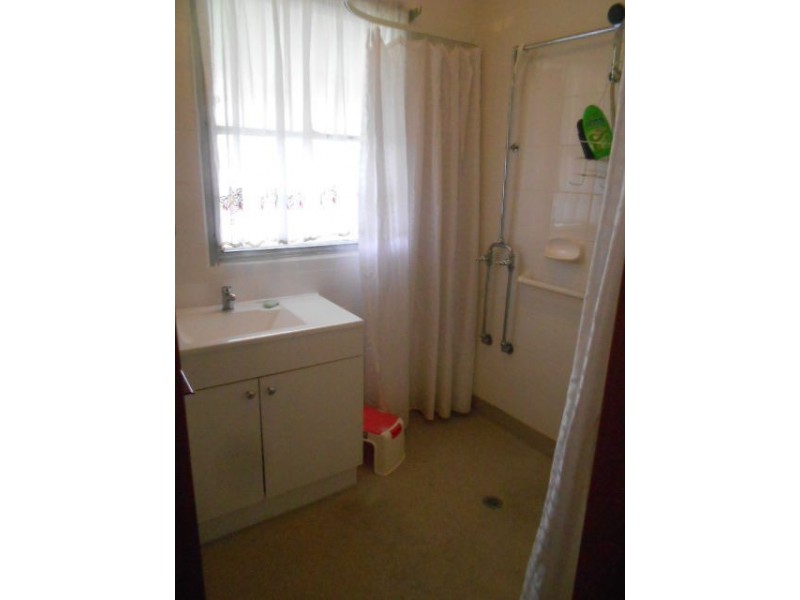 11 DROUIN STREET, Dallas VIC 3047