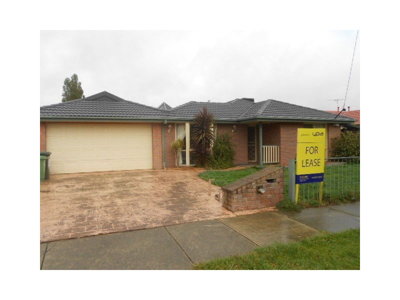 27  WATFORD CRESCENT, Craigieburn VIC 3064