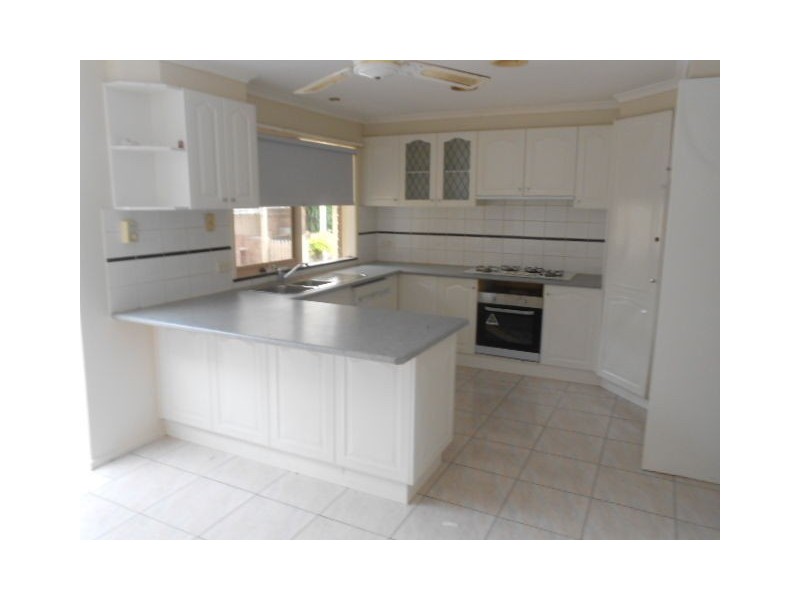 27  WATFORD CRESCENT, Craigieburn VIC 3064